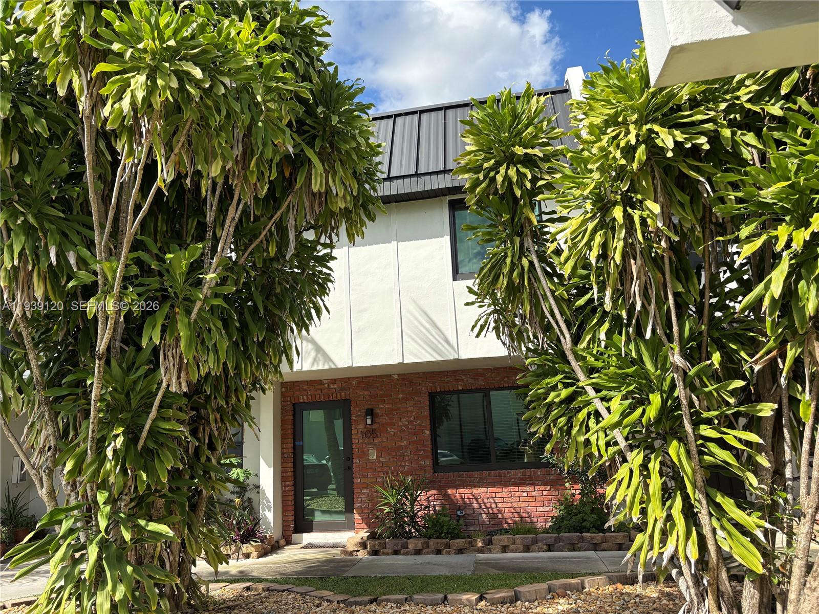 5555 SW Ludlam Rd #105 South Miami, FL 33155