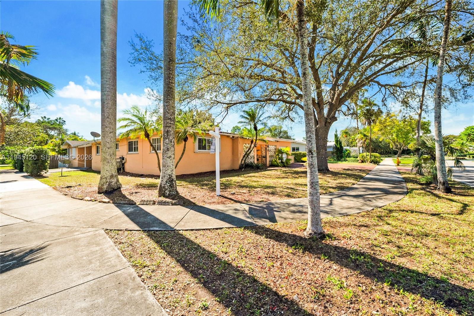 5700 SW 45th Ter Miami, FL 33155