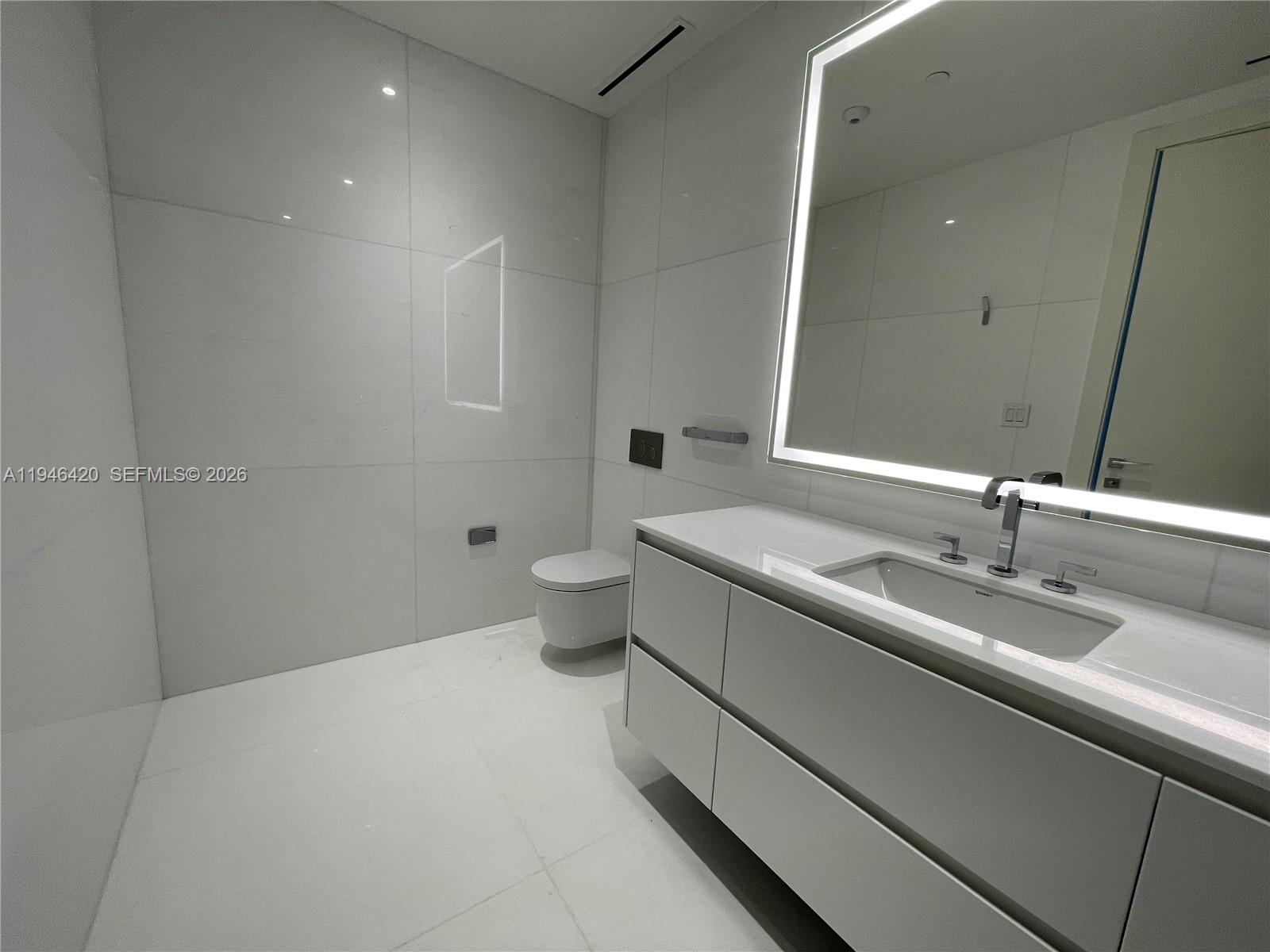 image Aston Martin Residences15