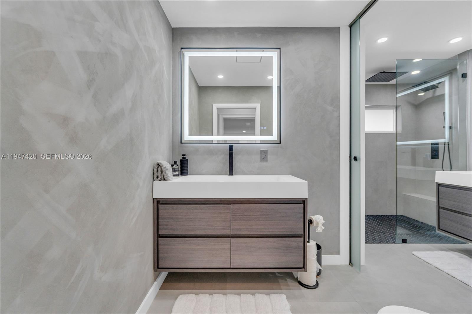 1405 SW 4th Ter Pompano Beach, FL 33060