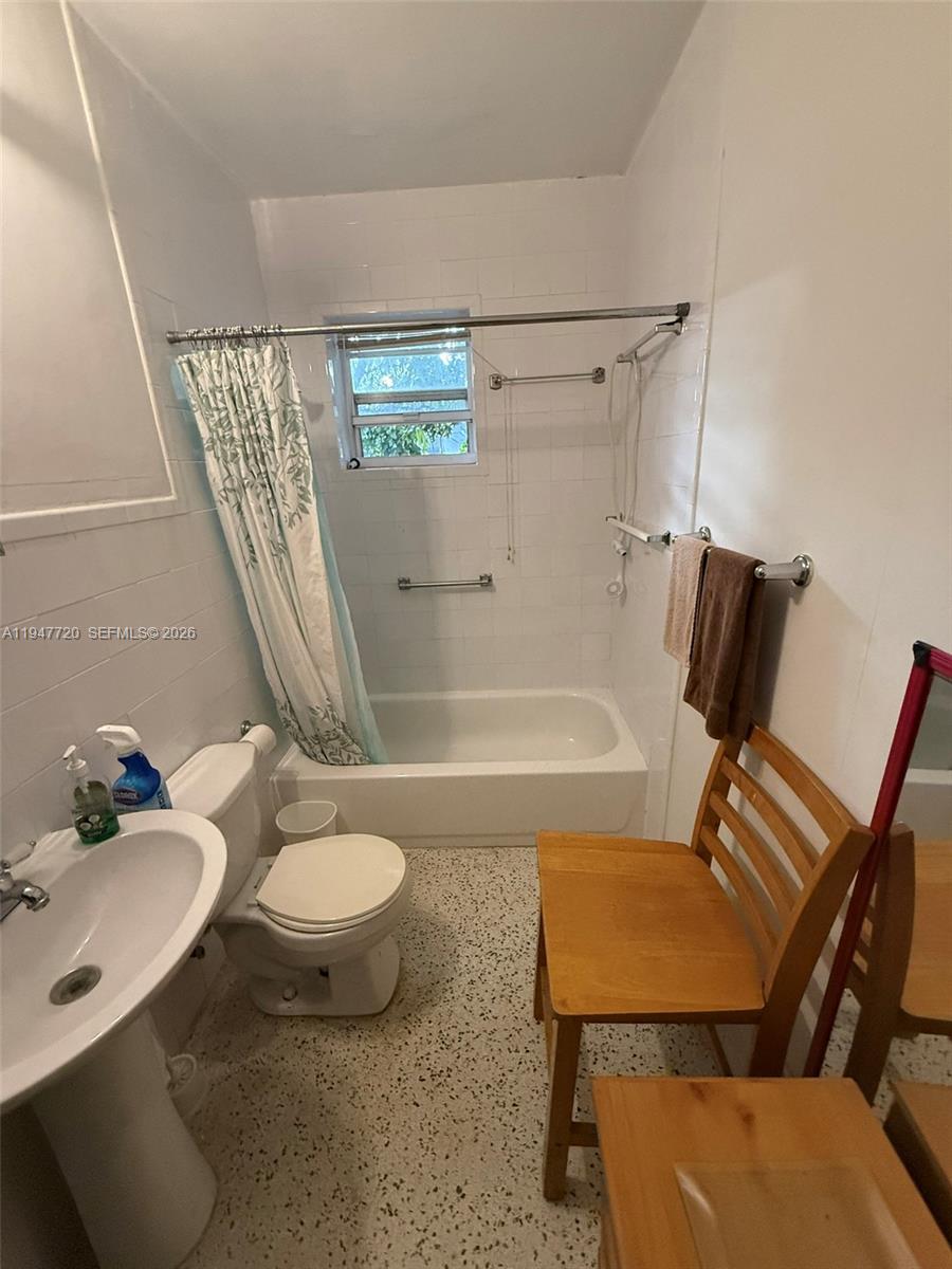 2560 SW 22nd Ave Miami, FL 33133