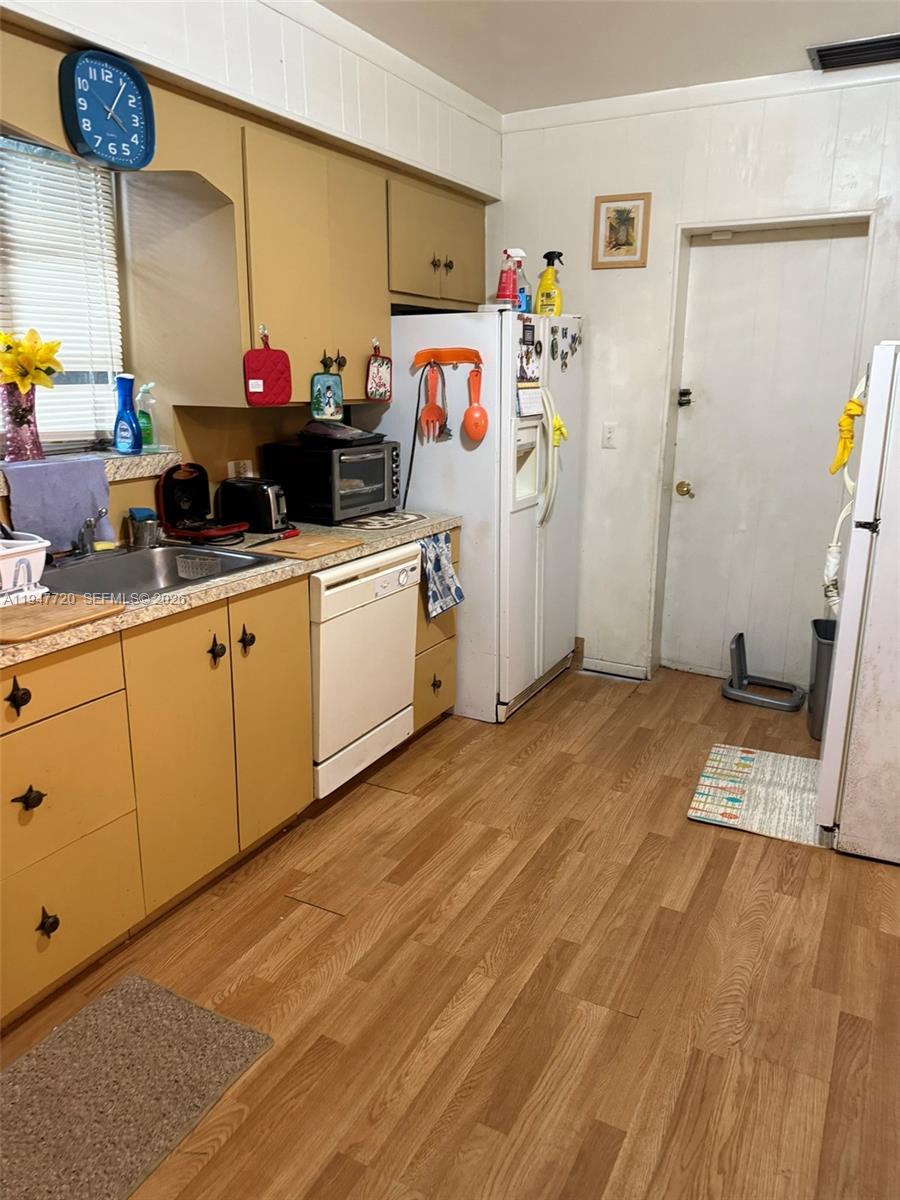 2560 SW 22nd Ave Miami, FL 33133