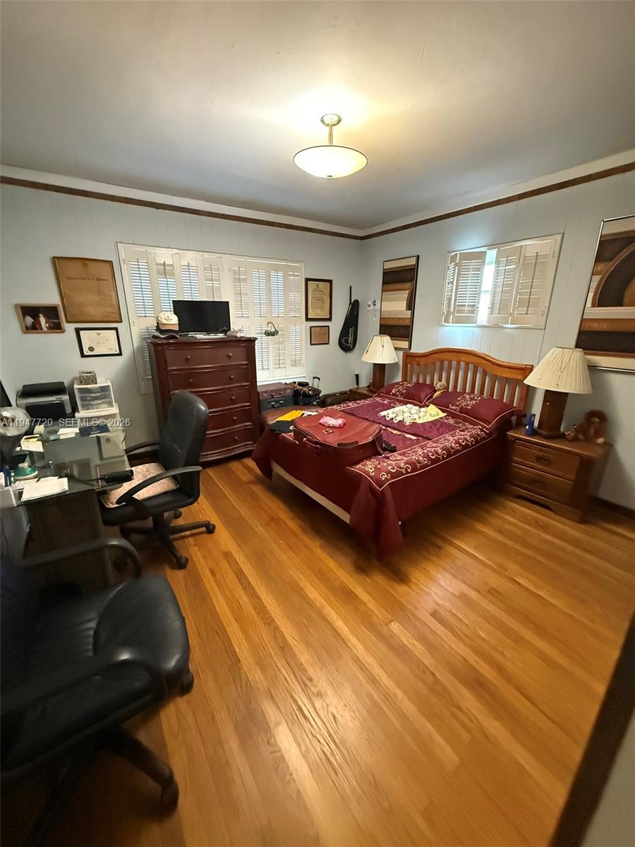 2560 SW 22nd Ave Miami, FL 33133