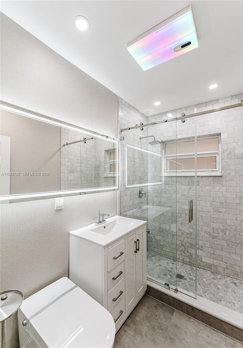 4201 Indian Crk Dr #9 Miami Beach, FL 33140