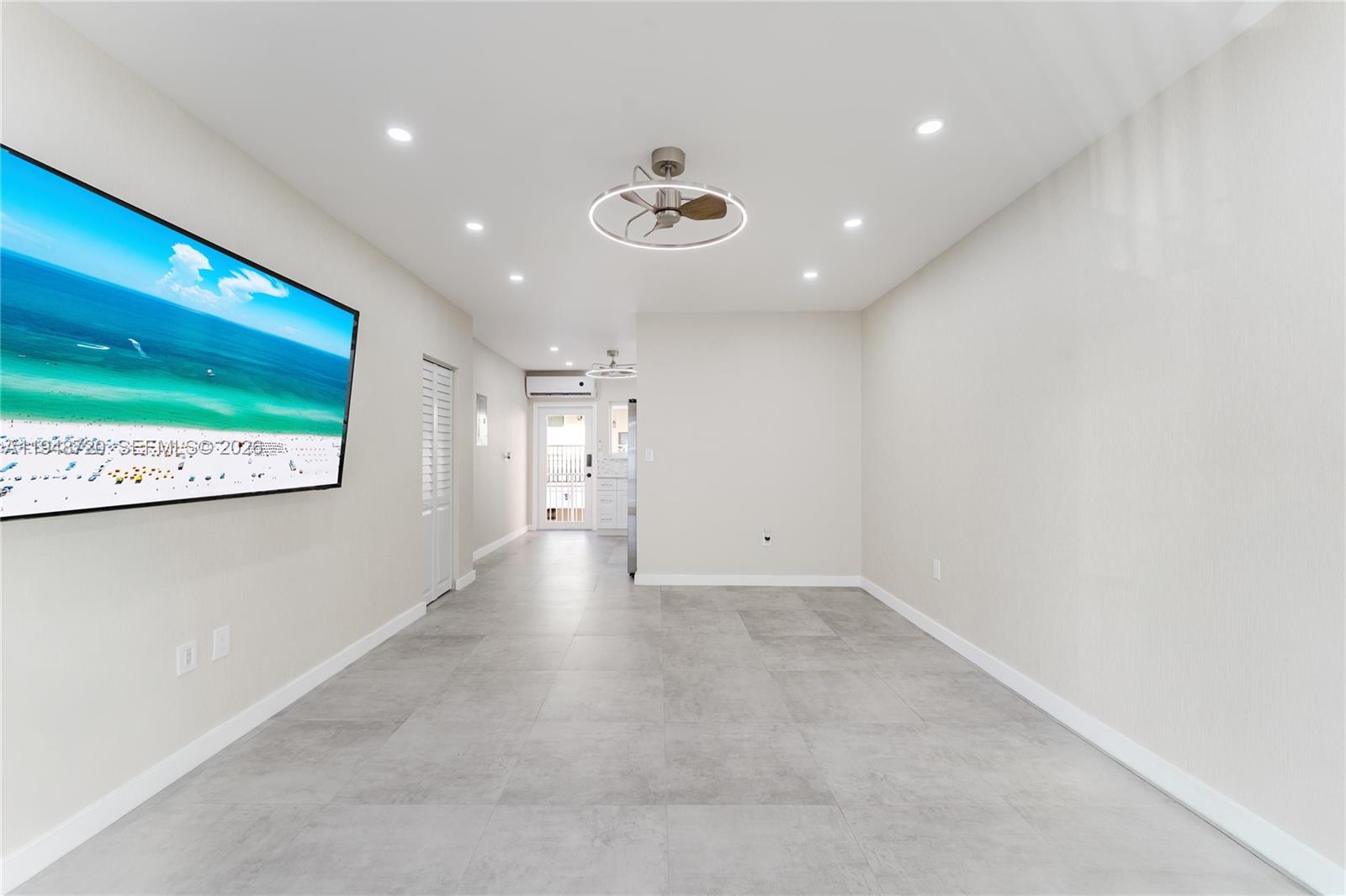 4201 Indian Crk Dr #9 Miami Beach, FL 33140