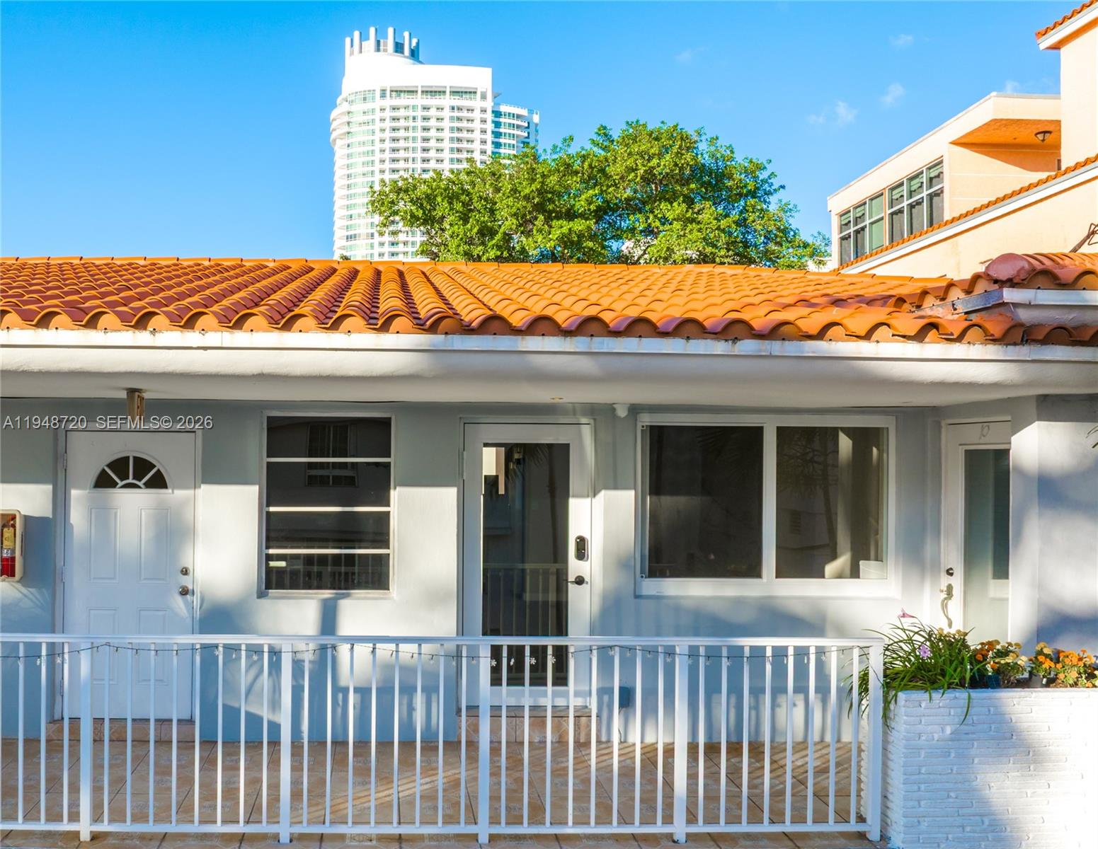 4201 Indian Crk Dr #9 Miami Beach, FL 33140