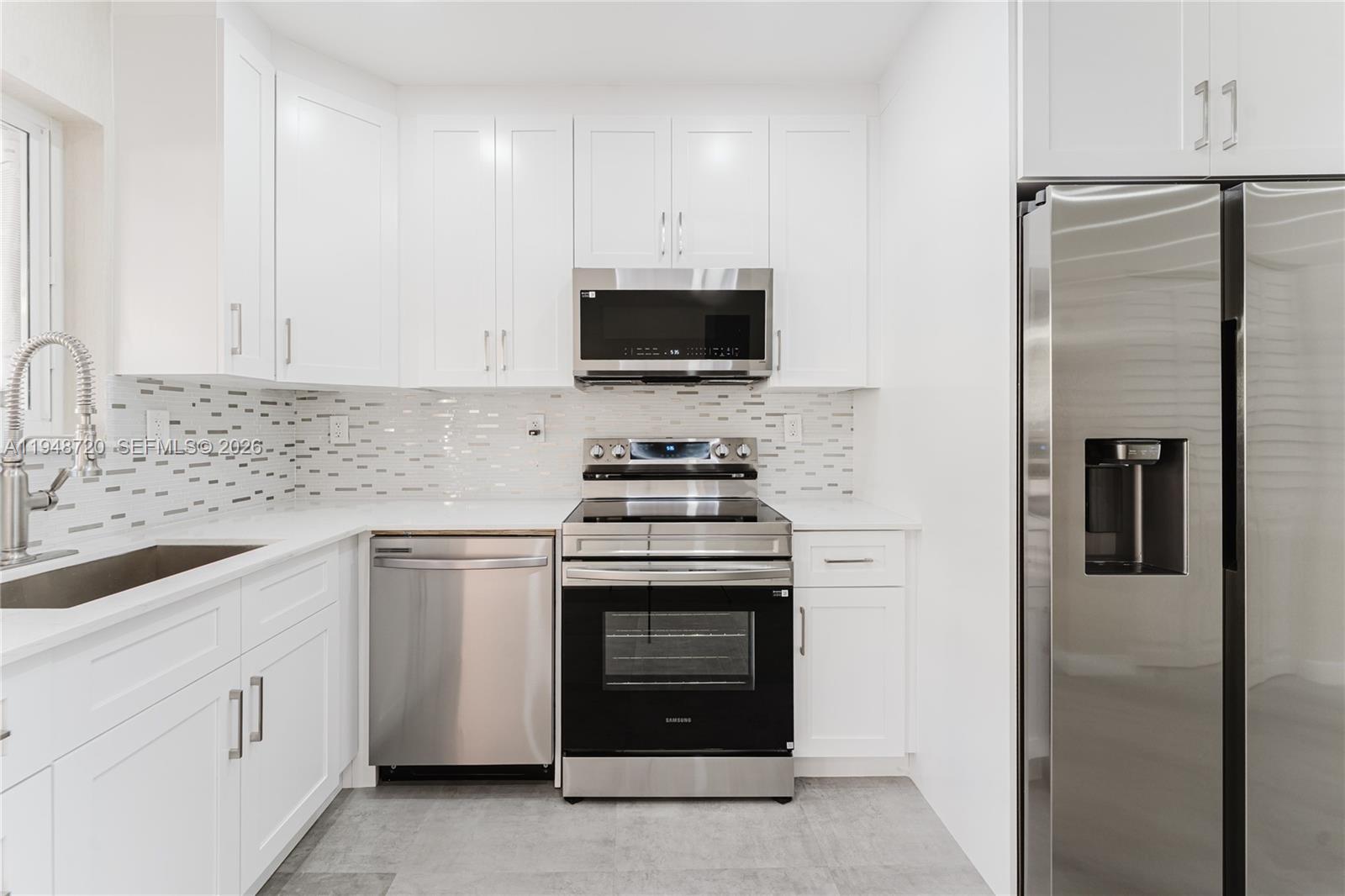 4201 Indian Crk Dr #9 Miami Beach, FL 33140