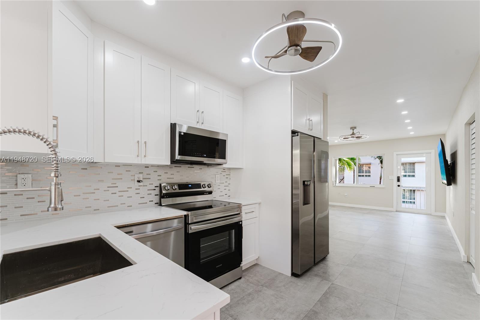 4201 Indian Crk Dr #9 Miami Beach, FL 33140