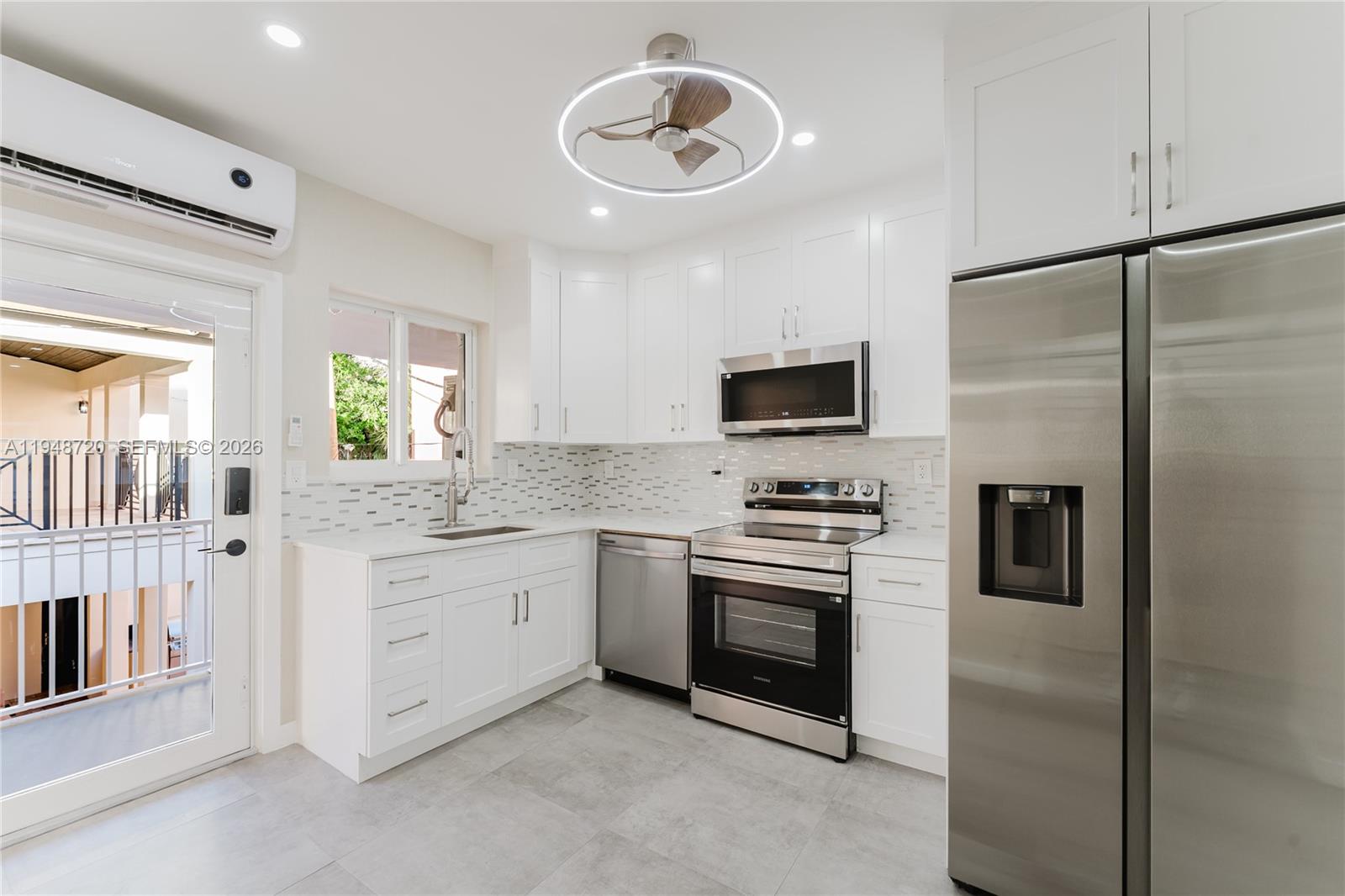 4201 Indian Crk Dr #9 Miami Beach, FL 33140