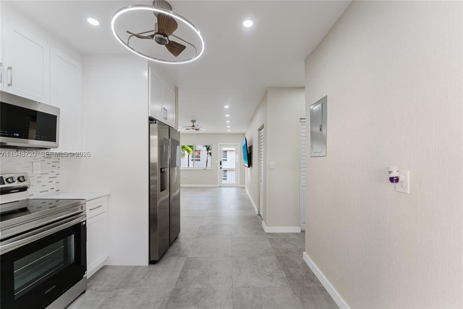 4201 Indian Crk Dr #9 Miami Beach, FL 33140