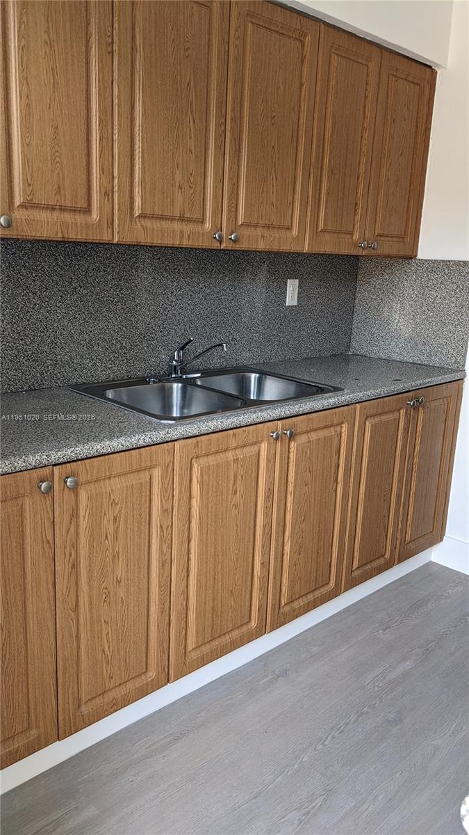 811 81st St #2 Miami Beach, FL 33141