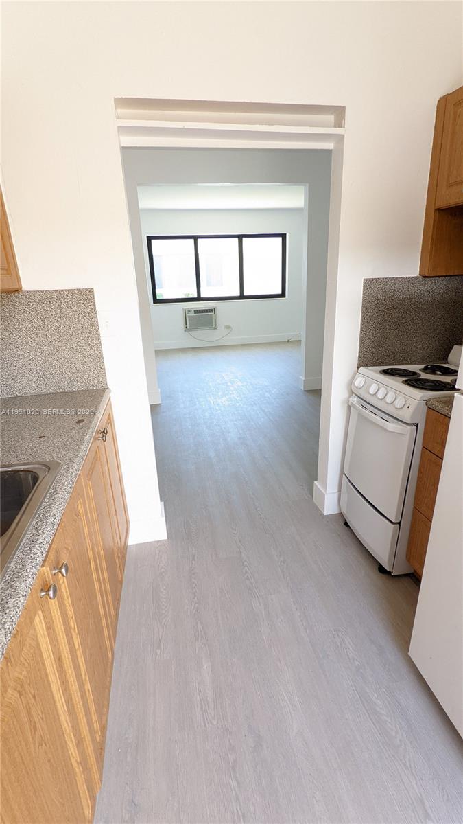 811 81st St #2 Miami Beach, FL 33141