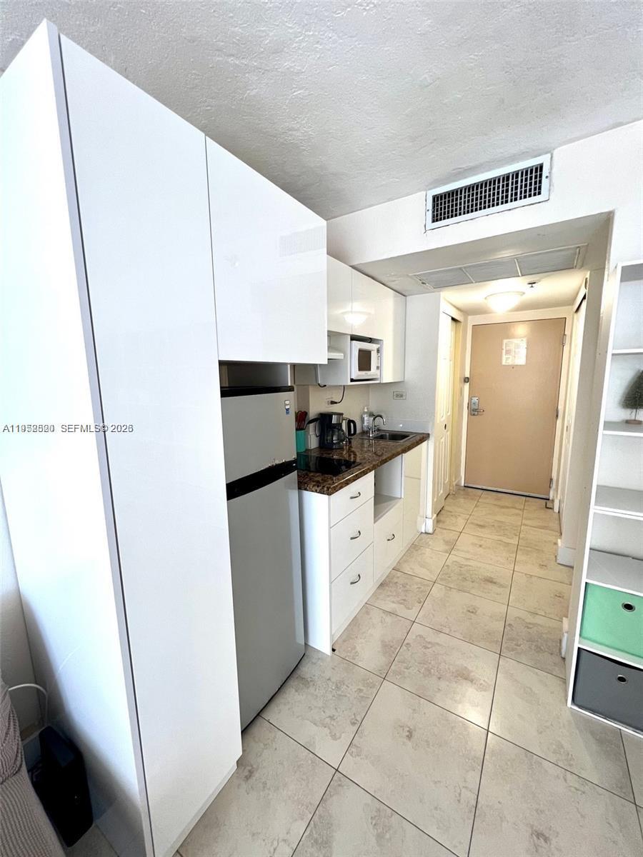 19201 Collins Ave #1102 Sunny Isles Beach, FL 33160