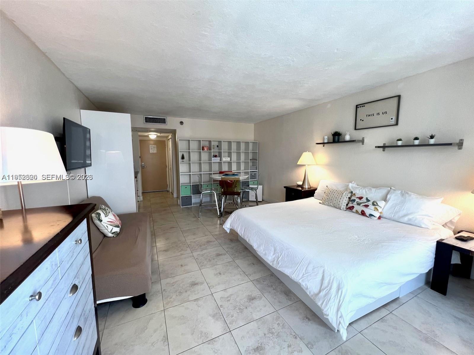 19201 Collins Ave #1102 Sunny Isles Beach, FL 33160