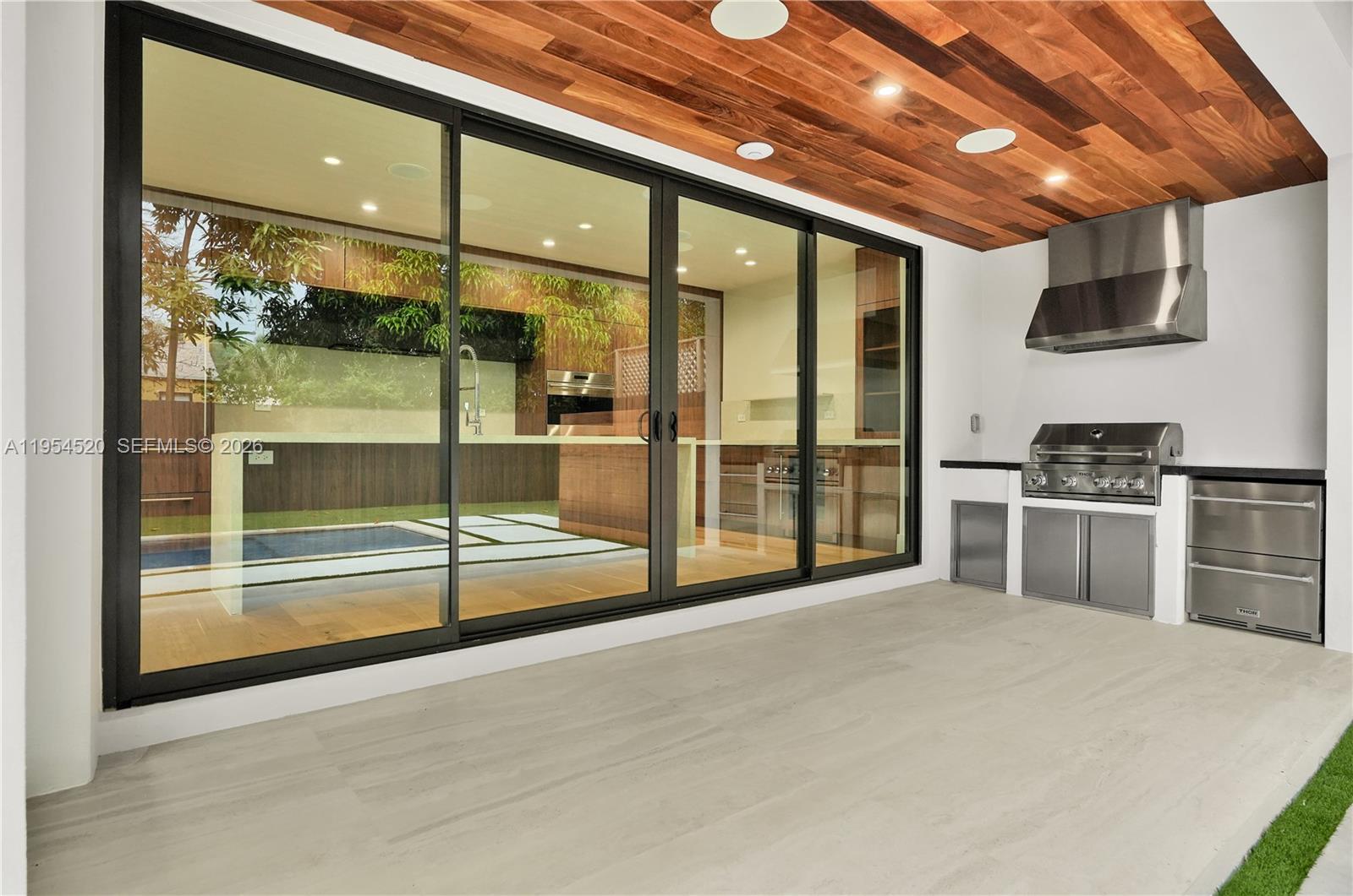 229 NW 42nd St Miami, FL 33127