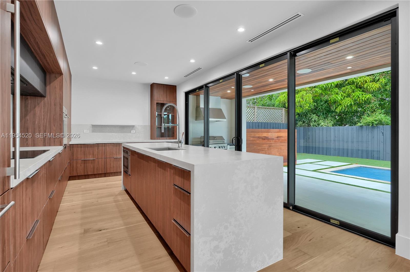 229 NW 42nd St Miami, FL 33127