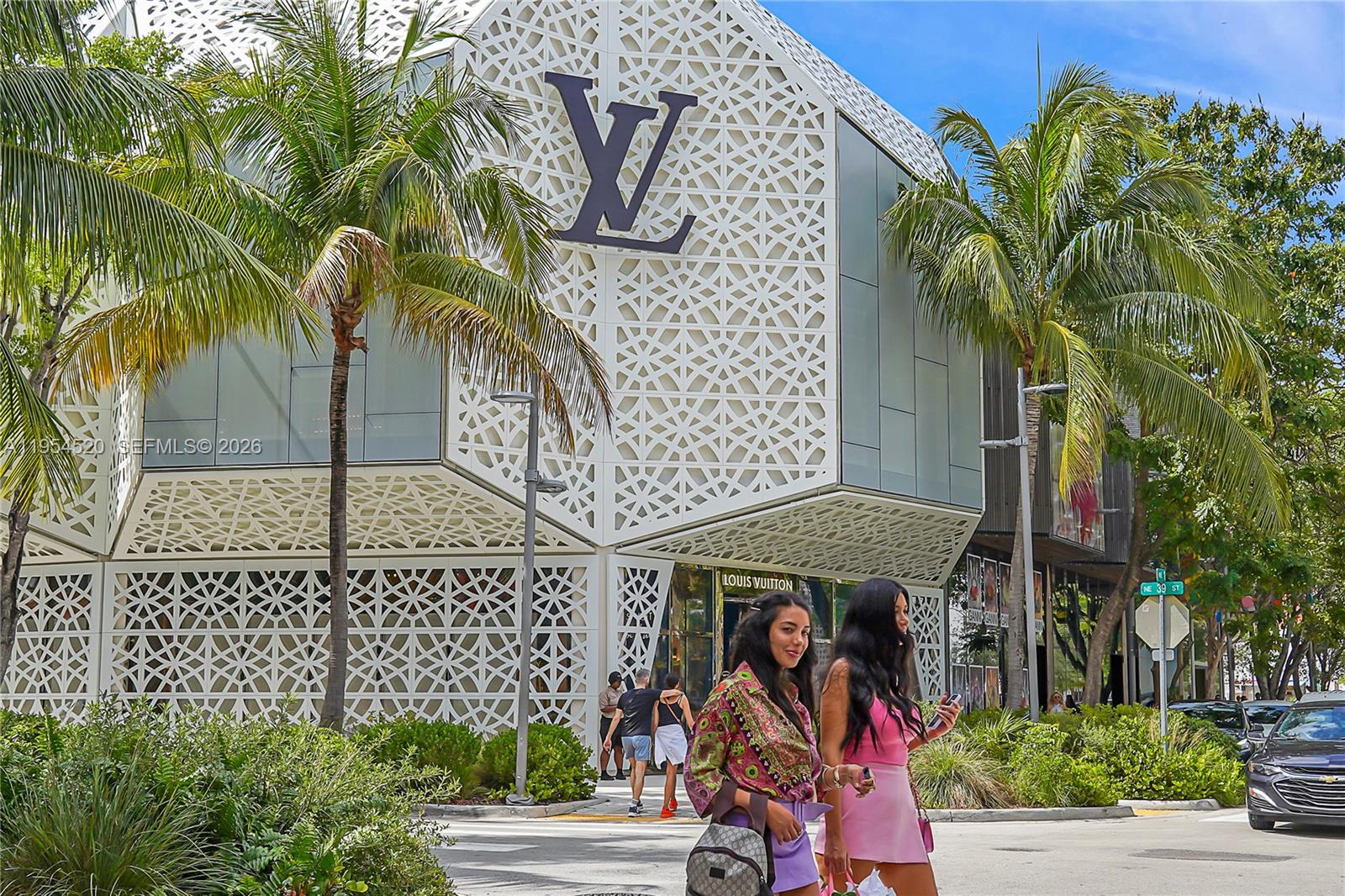 229 NW 42nd St Miami, FL 33127