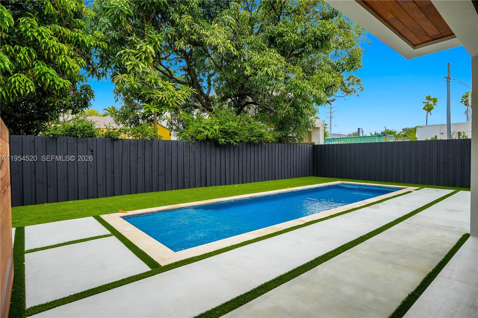 229 NW 42nd St Miami, FL 33127