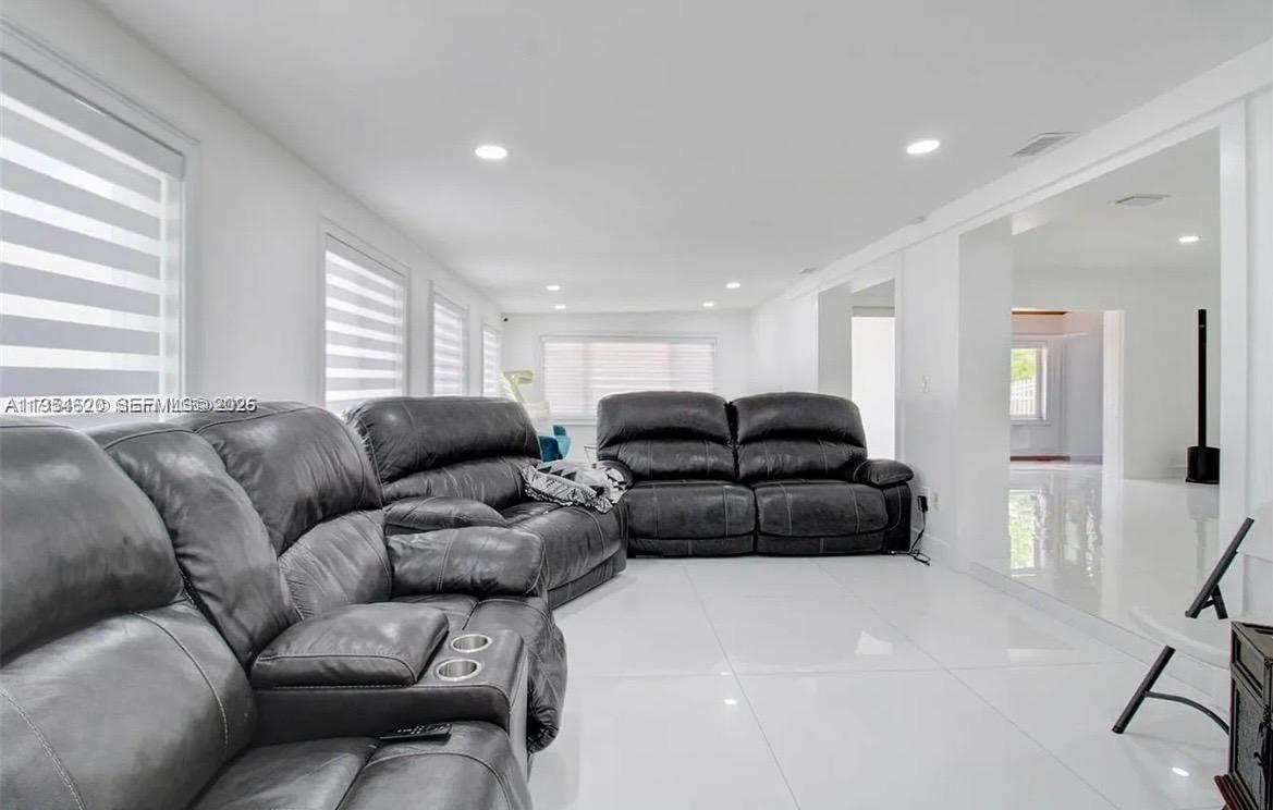 1470 SW 73rd Pl Miami, FL 33144