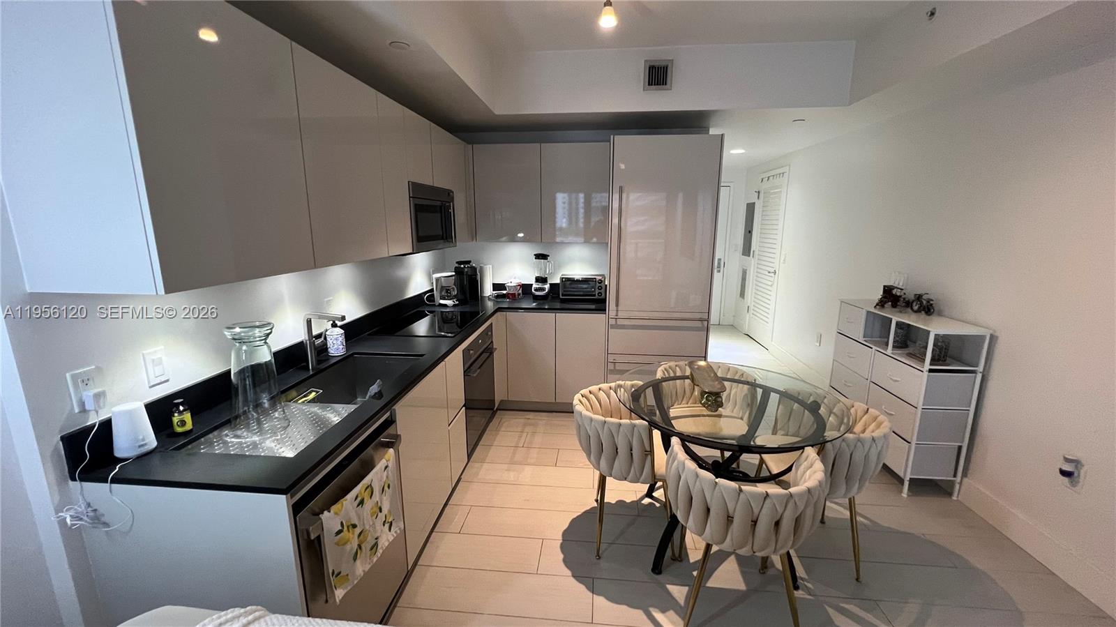 image 1010 Brickell3