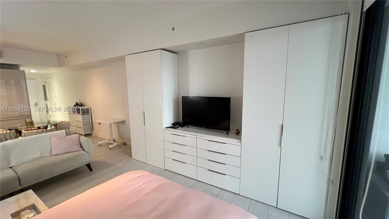 image 1010 Brickell8