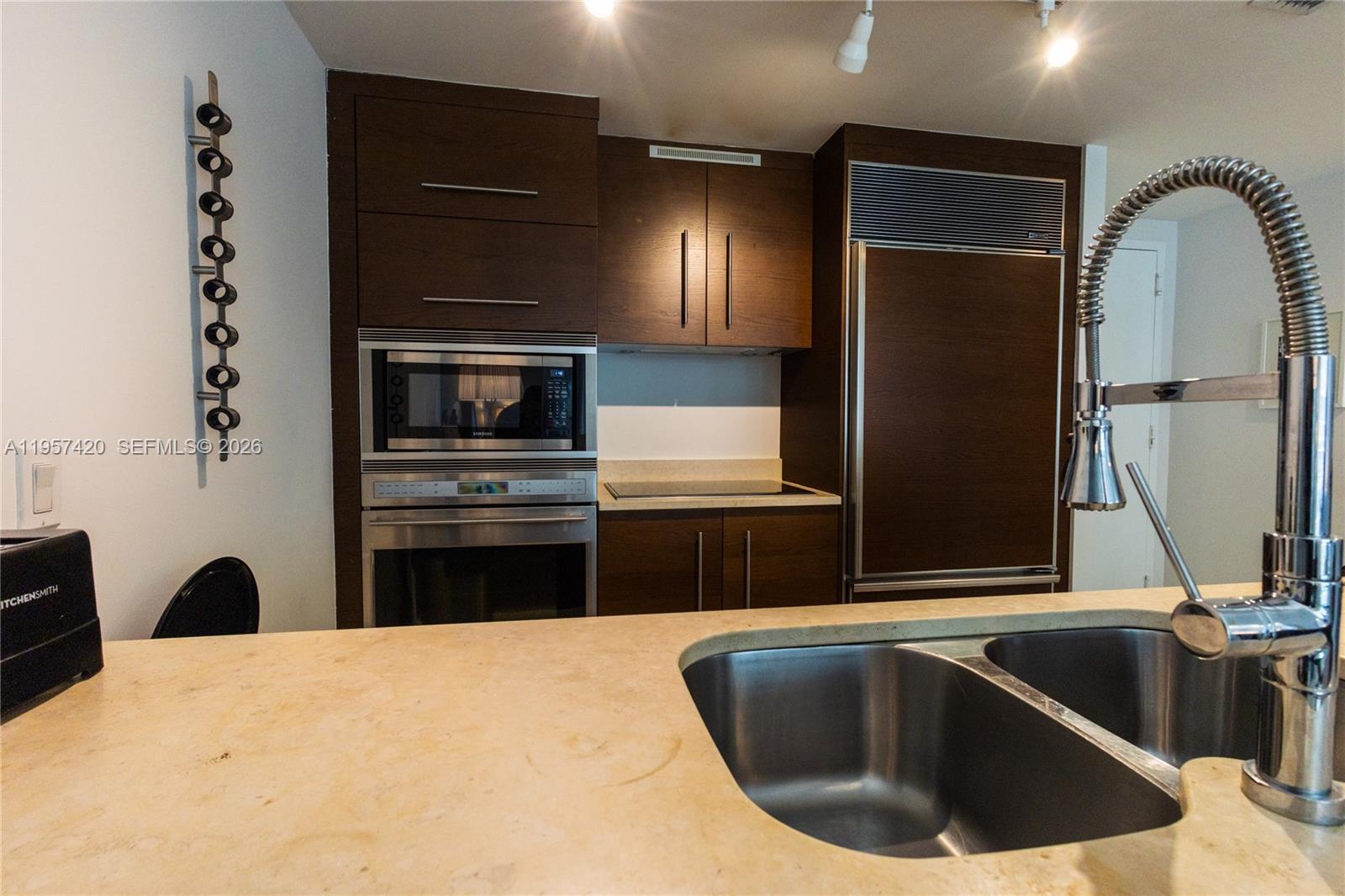 image Icon Brickell I12