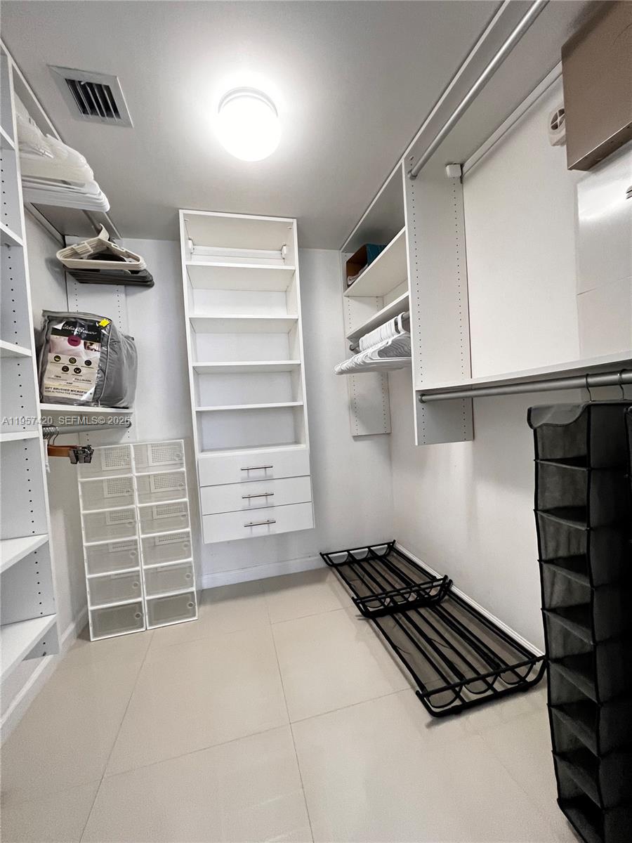 image Icon Brickell I19