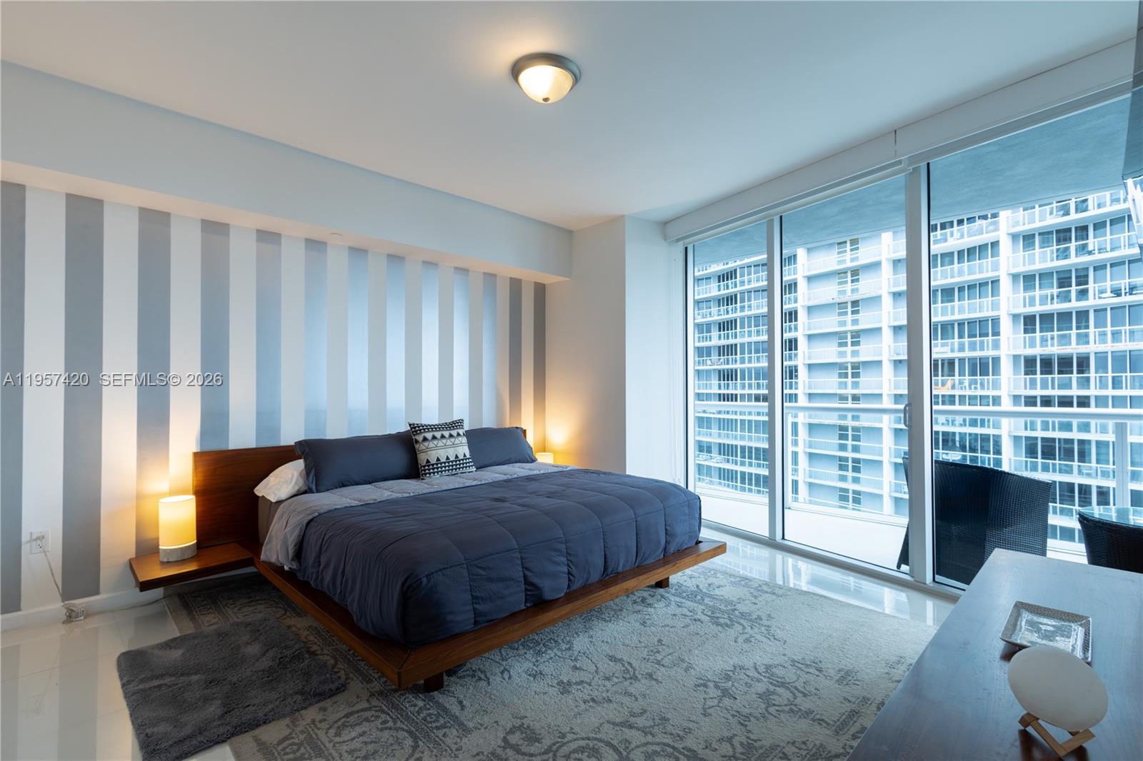 image Icon Brickell I20