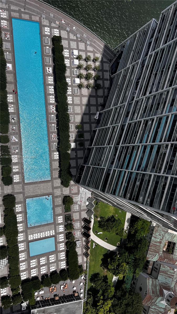 image Icon Brickell I32