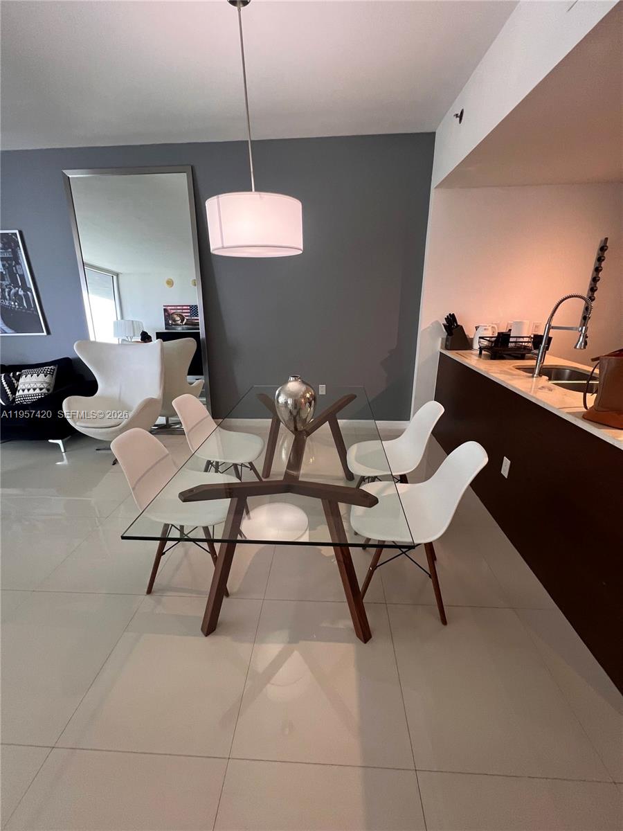 image Icon Brickell I6