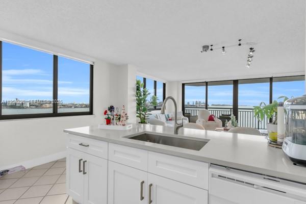 540 Brickell Key Dr #832 Miami, FL 33131