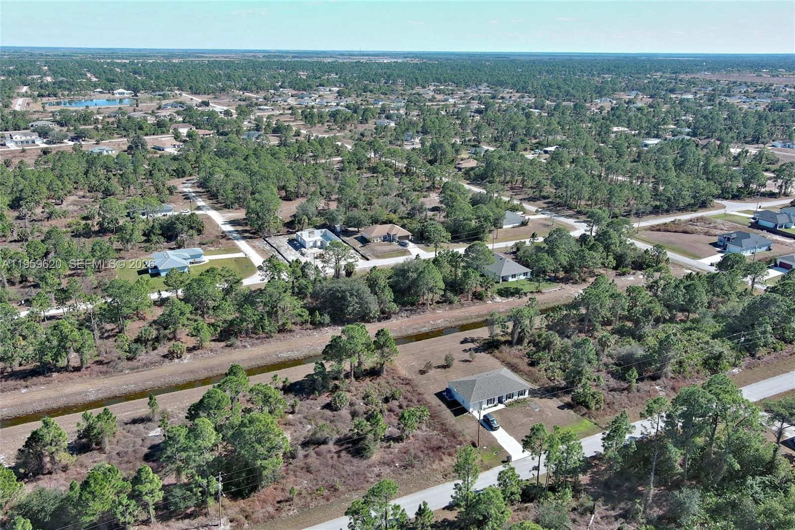 943 Foxdale Ave Lehigh Acres, FL 33974