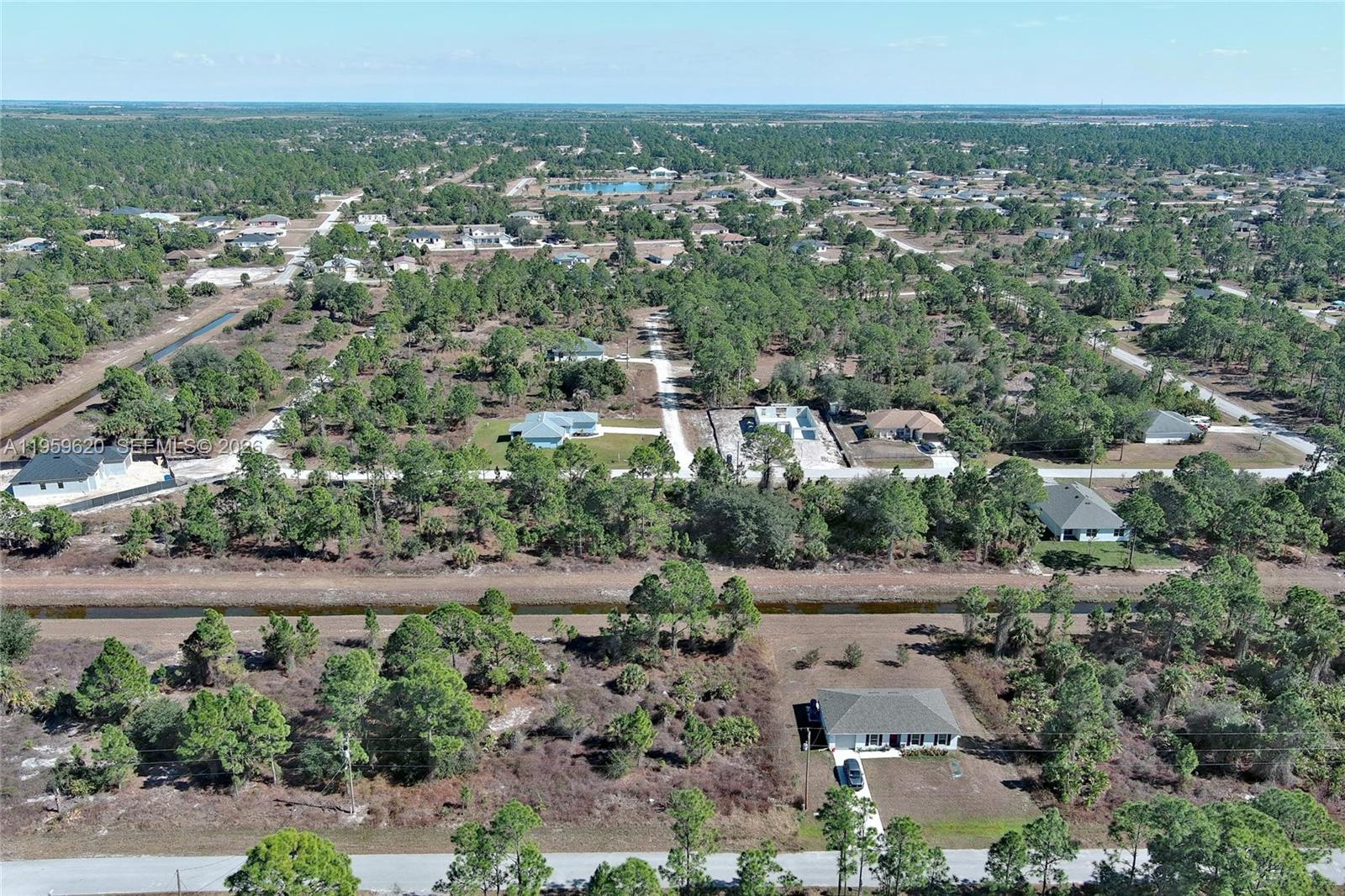 943 Foxdale Ave Lehigh Acres, FL 33974