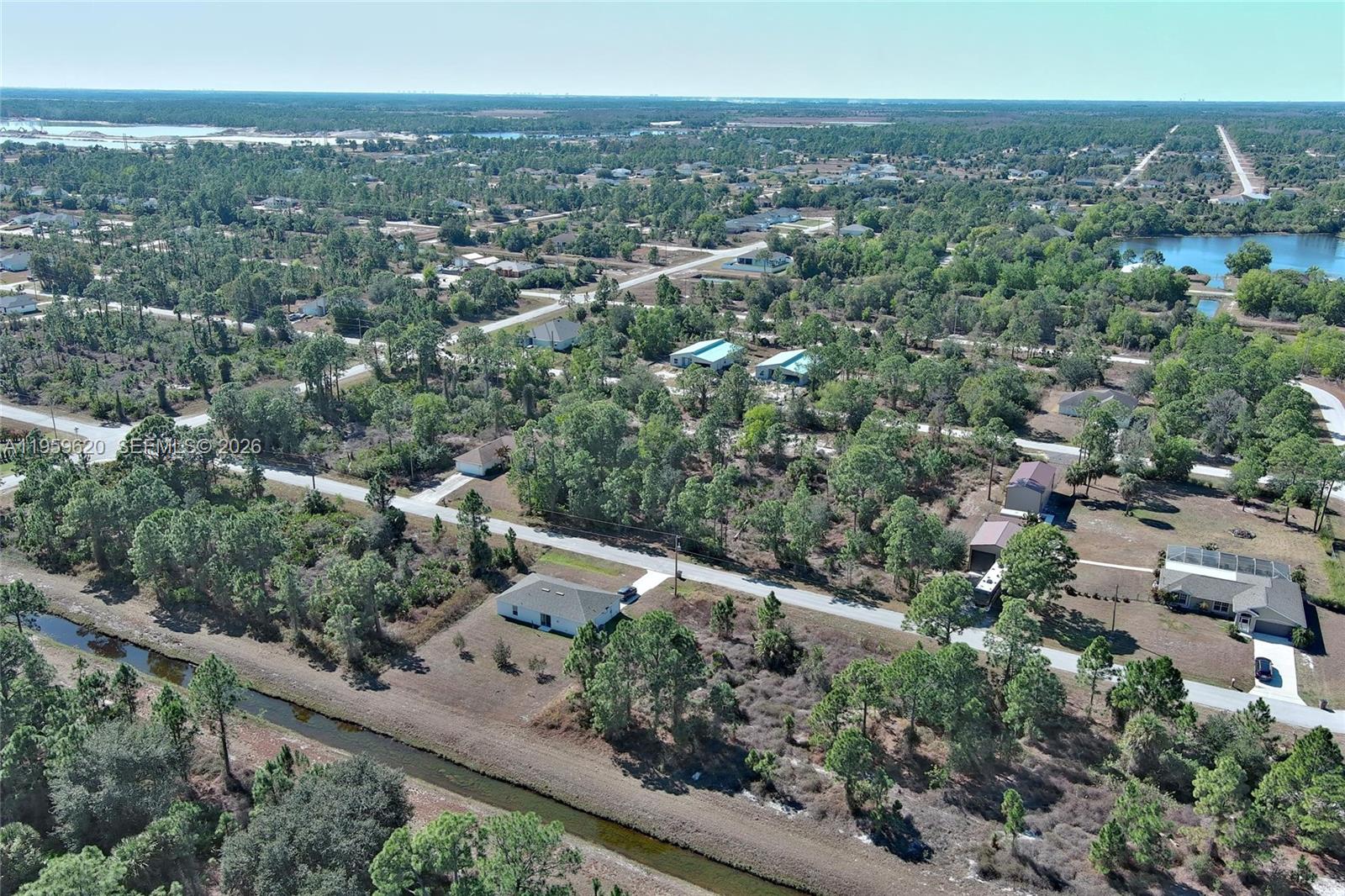 943 Foxdale Ave Lehigh Acres, FL 33974