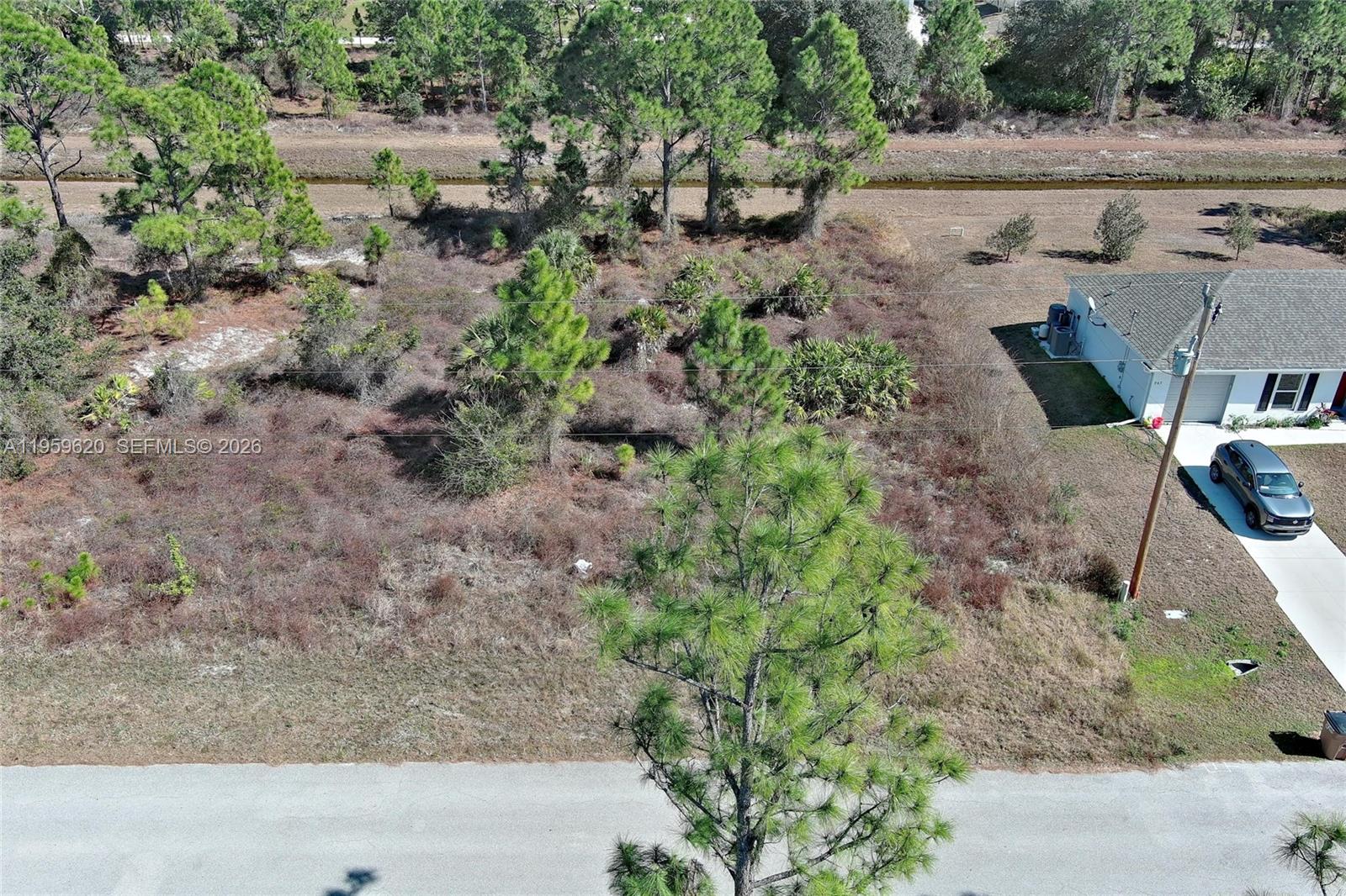 943 Foxdale Ave Lehigh Acres, FL 33974