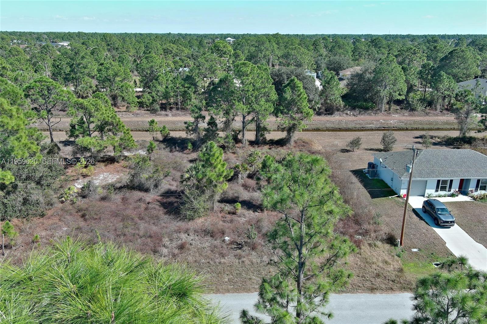 943 Foxdale Ave Lehigh Acres, FL 33974