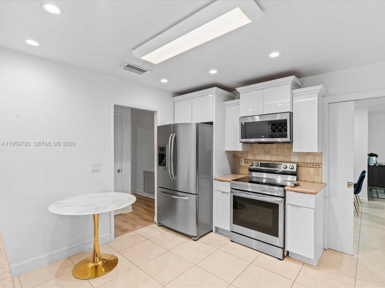 1113 N 46th Ter Hollywood, FL 33021