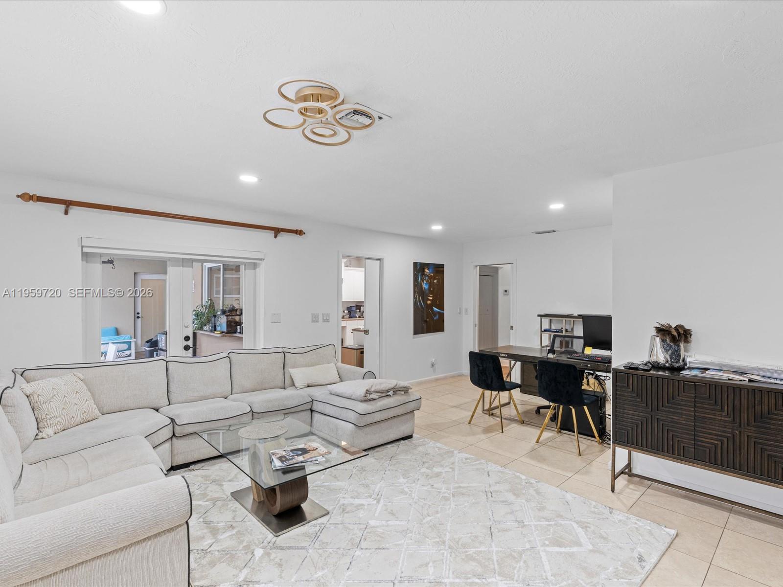 1113 N 46th Ter Hollywood, FL 33021