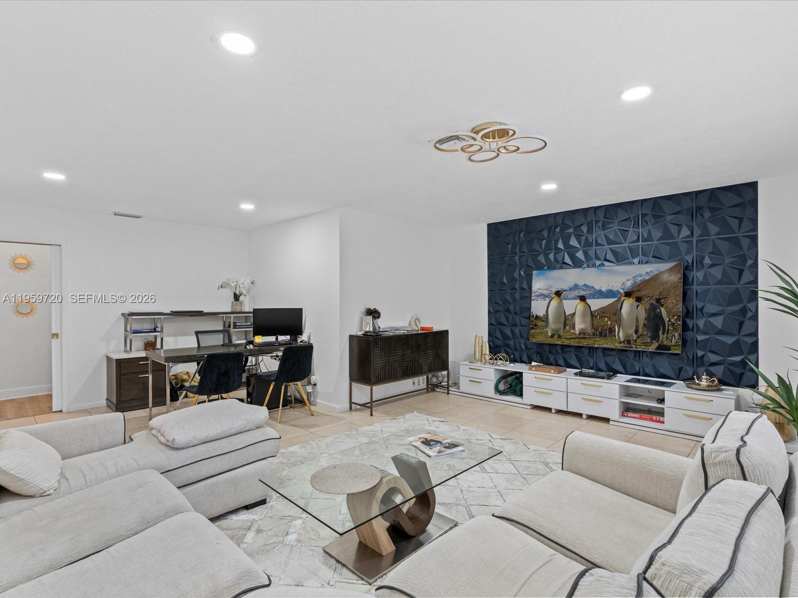 1113 N 46th Ter Hollywood, FL 33021