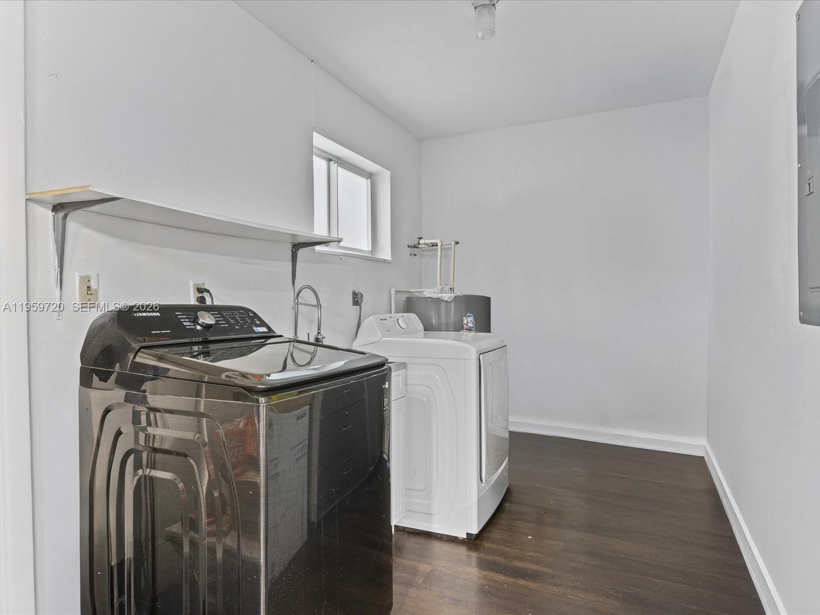 1113 N 46th Ter Hollywood, FL 33021