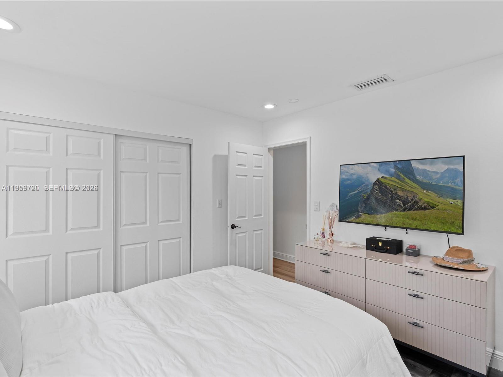 1113 N 46th Ter Hollywood, FL 33021