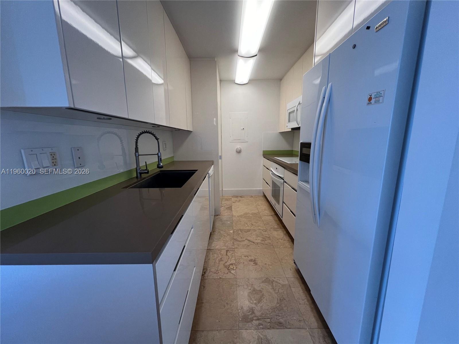 255 Galen Dr #4A Key Biscayne, FL 33149