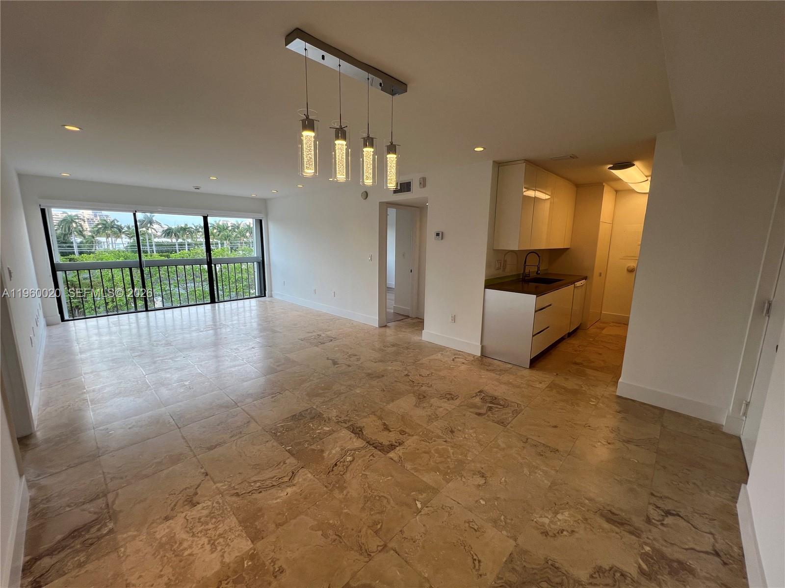 255 Galen Dr #4A Key Biscayne, FL 33149