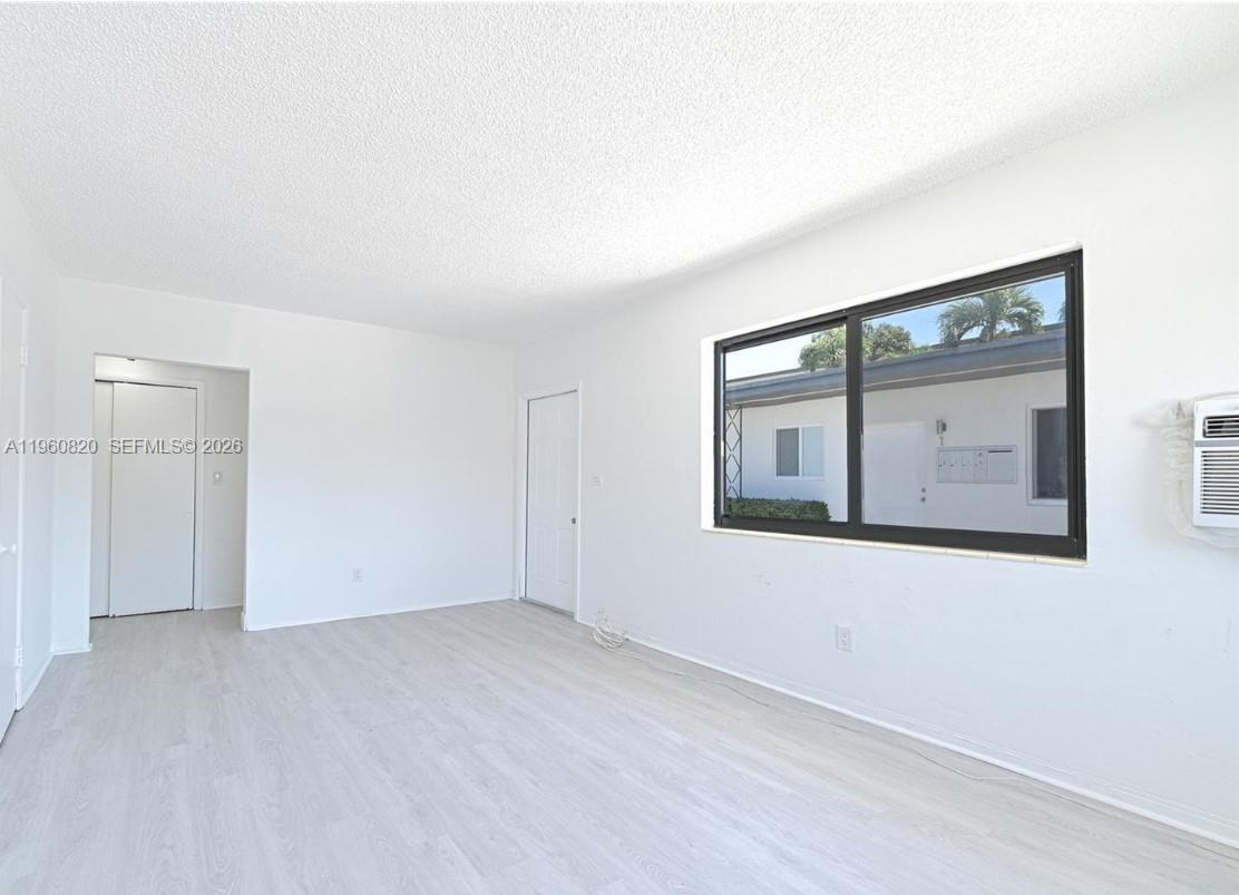 811 81st St #1 Miami Beach, FL 33141