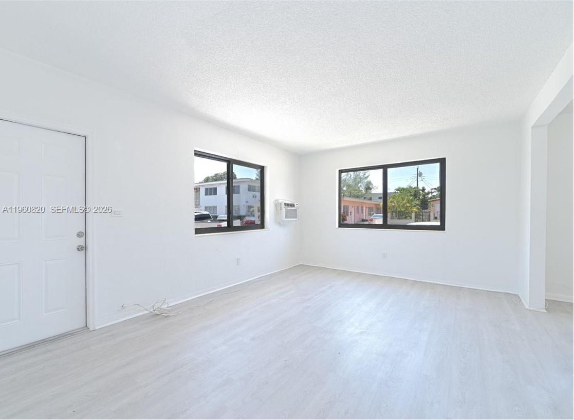 811 81st St #1 Miami Beach, FL 33141