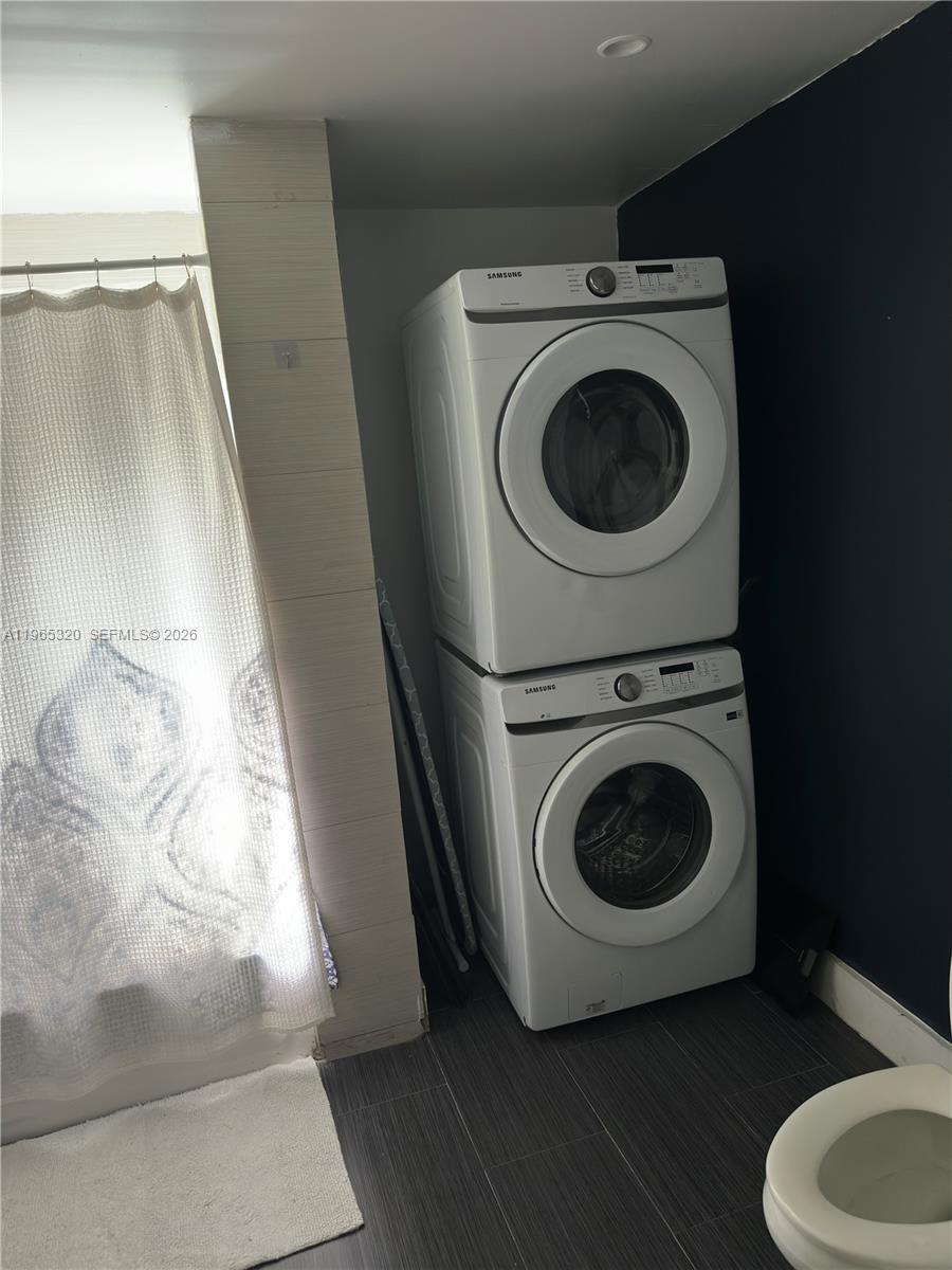 265 NE 151st St Miami, FL 33162