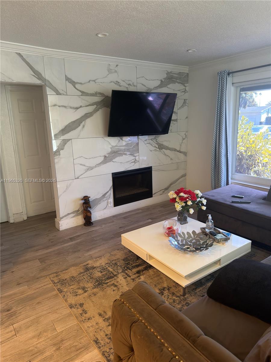 265 NE 151st St Miami, FL 33162