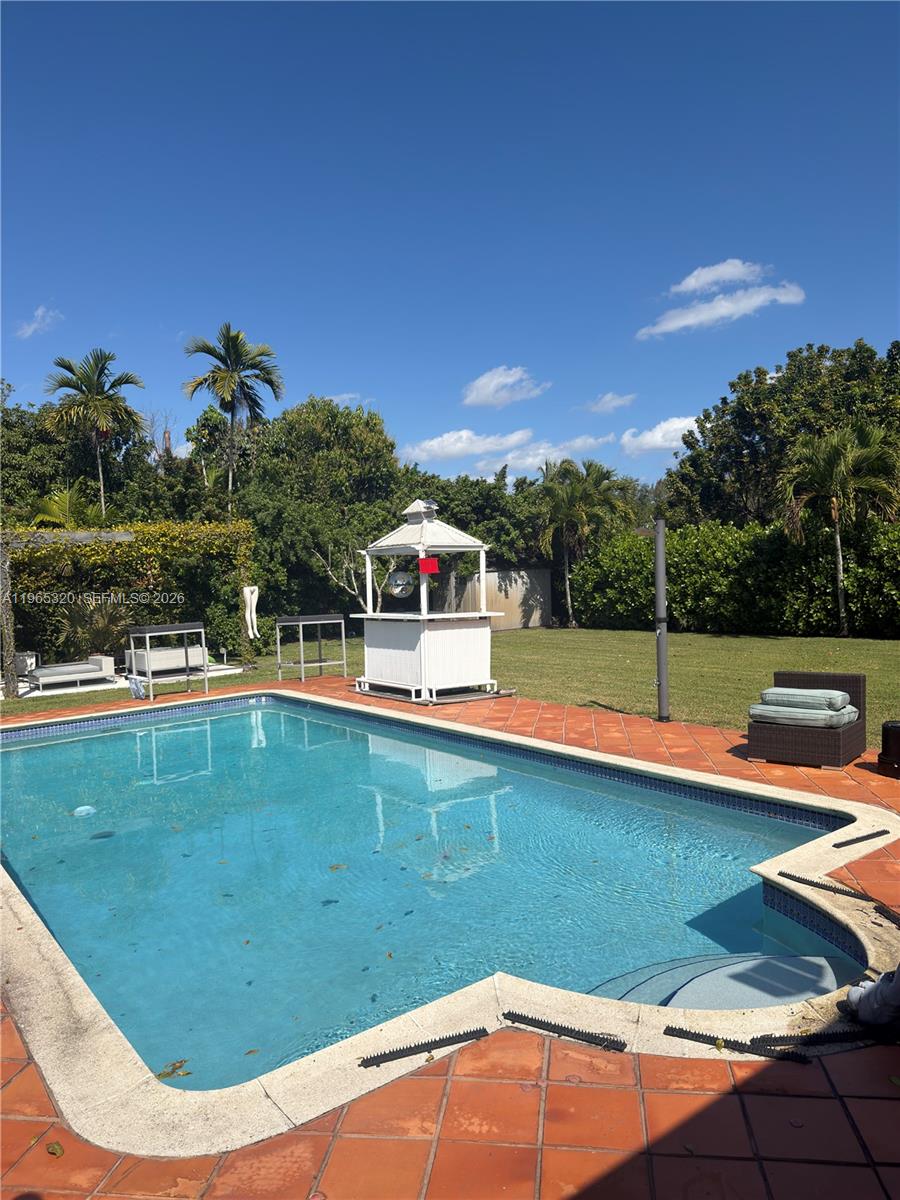 265 NE 151st St Miami, FL 33162