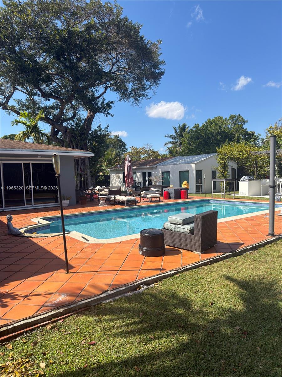 265 NE 151st St Miami, FL 33162