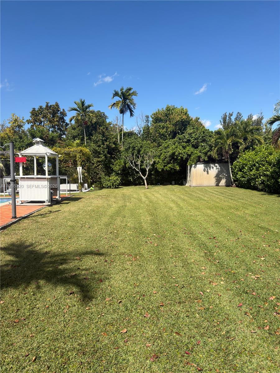 265 NE 151st St Miami, FL 33162